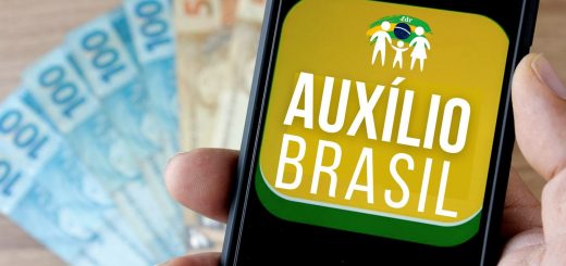 É #FAKE que cadastro do Auxílio Brasil pode ser feito a partir de link no WhatsApp