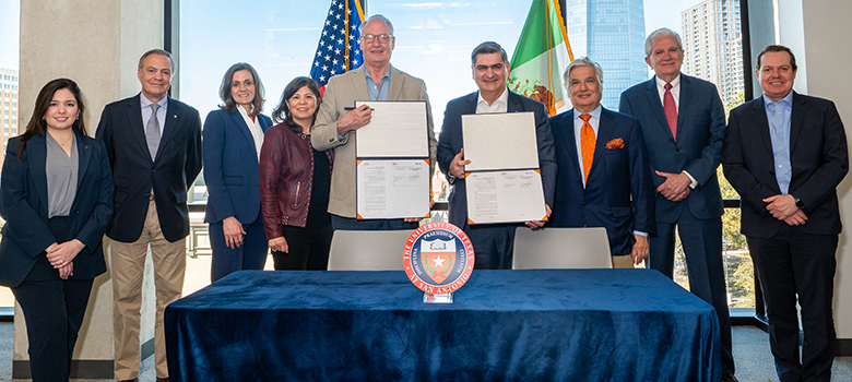 Durante a visita, os representantes do Tec de Monterrey reuniram-se com pesquisadores da UTSA para explorar possibilidades de programação conjunta e identificar sinergias em projetos de pesquisa. A troca de ideias incluiu a discussão sobre o uso compartilhado de laboratórios de ponta em ambas as instituições, fortalecendo ainda mais as bases para futuras colaborações acadêmicas e científicas. Essa interação reforça o compromisso mútuo em promover a inovação e a excelência por meio de parcerias que transcendem fronteiras.